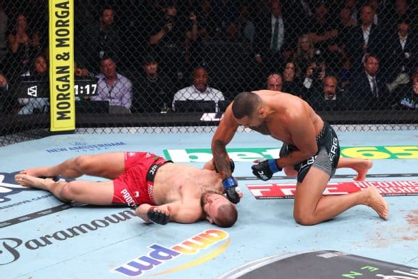 El extraño sentido del honor de Prochazka que le costó el título ante Carlos Ulberg