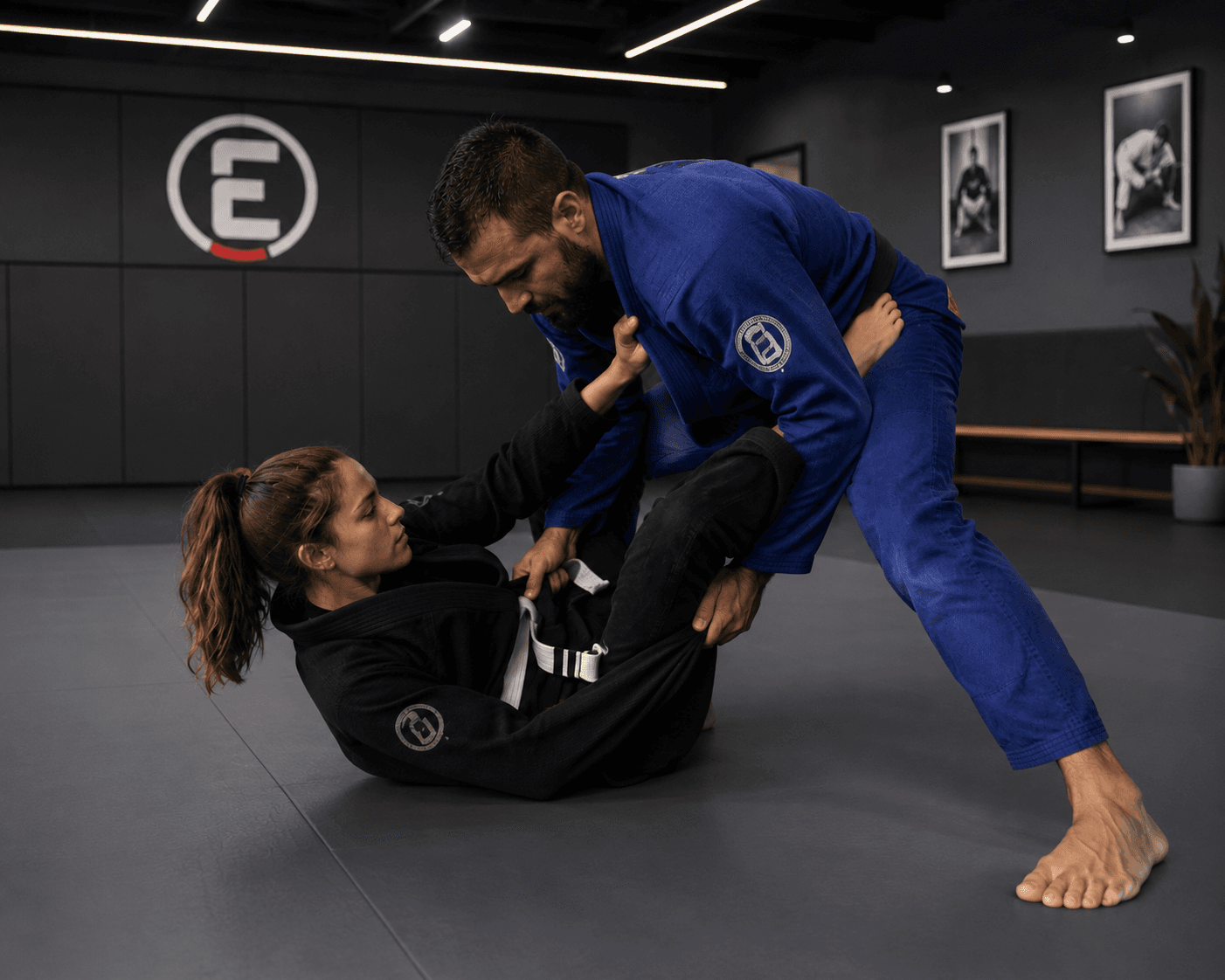 Por qué las mujeres aprenden BJJ más rápido de lo que creen (y por qué nadie lo ve al principio)